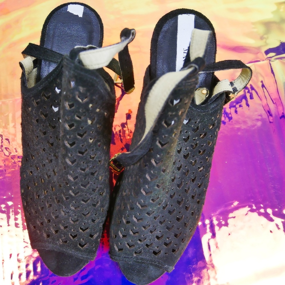 Matt Bernson Heels